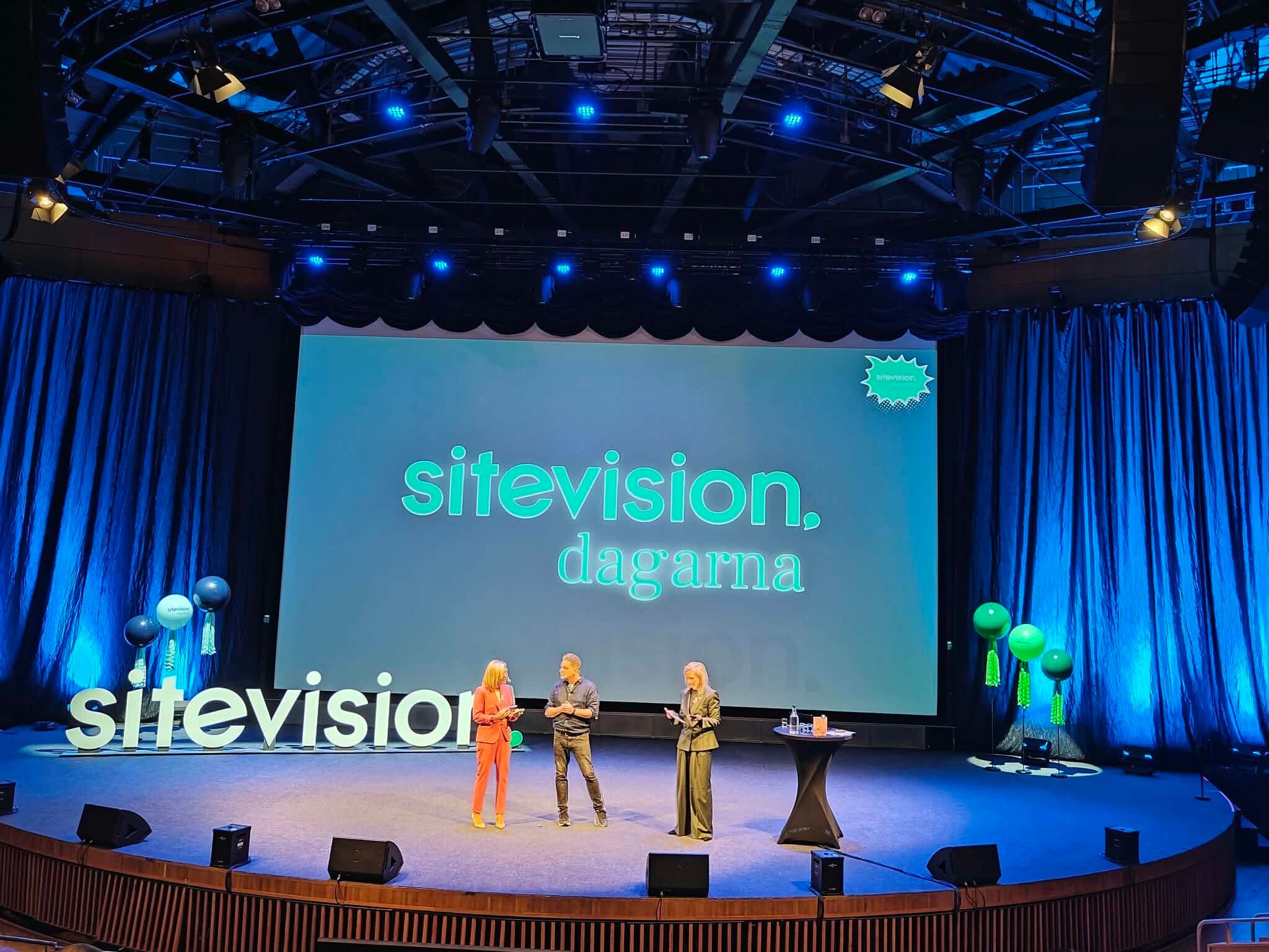 Johan Albertsson på stora scen på Sitevisiondagarna 2026